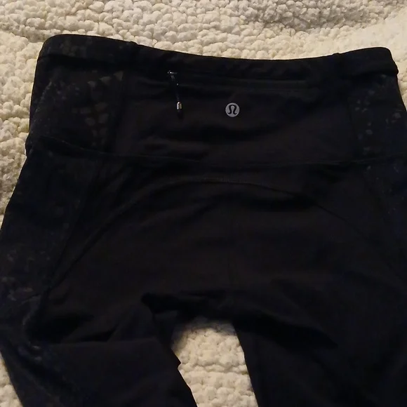 Lululemon Black Patterned Semi-sheer Leggings 6 - Picture 5 of 7